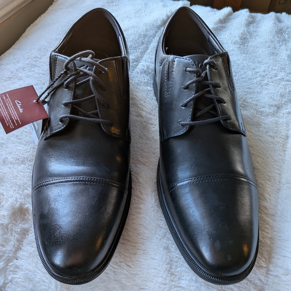 Men's Clarks Black Oxford Leather Dress Shoe Slip Resistant New Size 11.5
